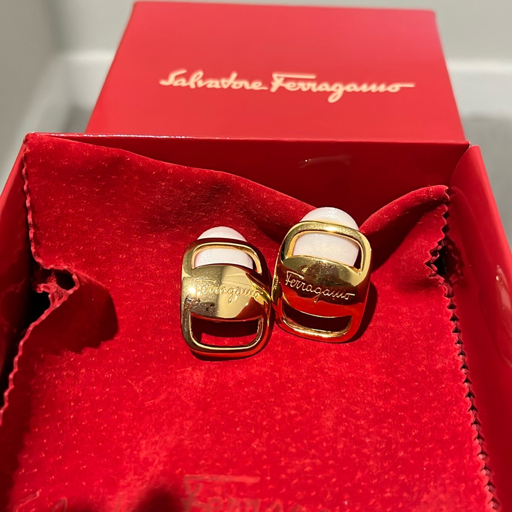 Salvatore Ferragamo Vera Earrings Gold 250$